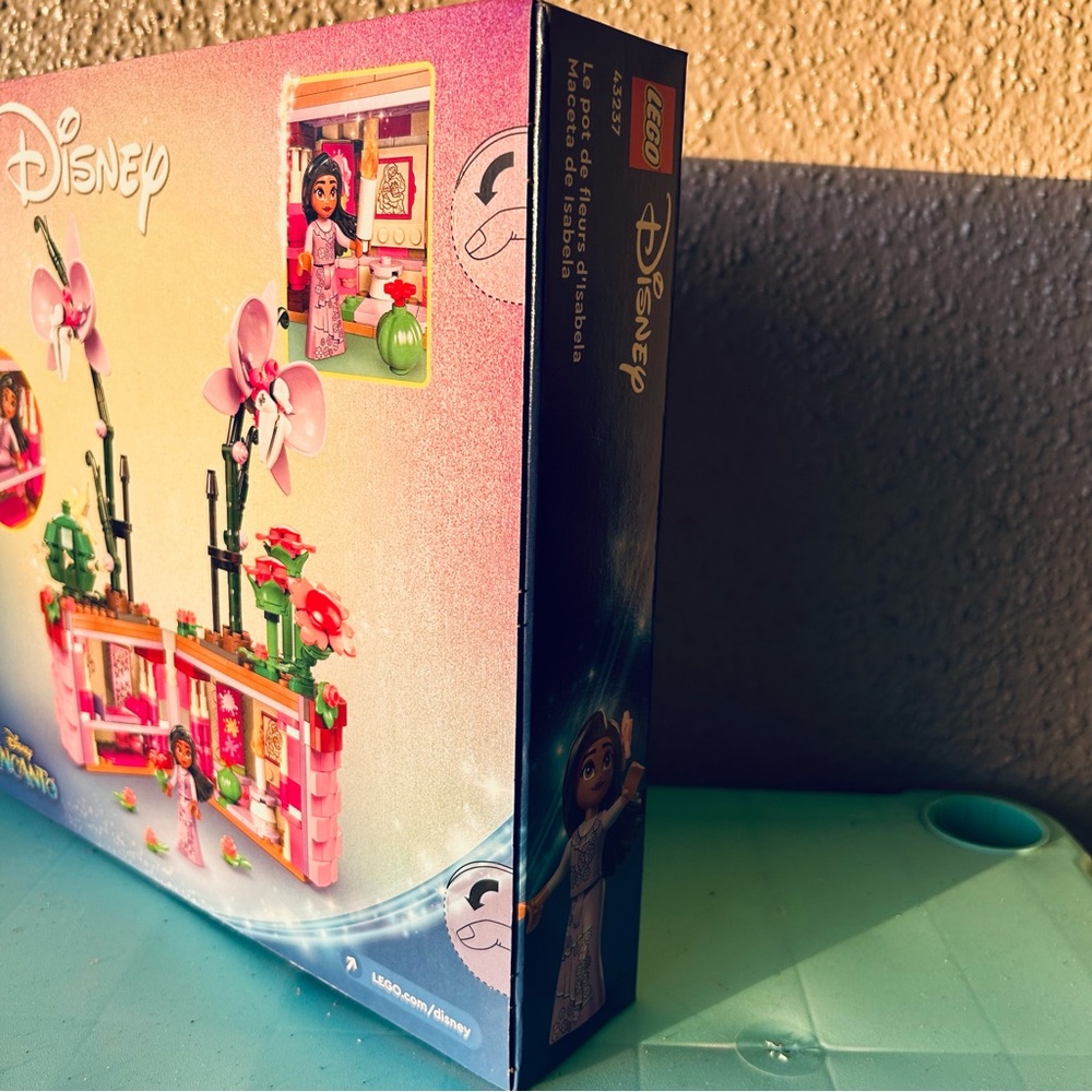 LEGO Disney Encanto Isabelas Flowerpot 43237 NIB - Picture 3 of 10
